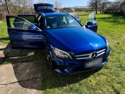 Gebraucht Mercedes C220 194 PS (142 kW) 2018 Blau Limousine