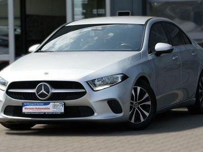 Gebraucht Mercedes A180 Style 116 PS (85 kW) 2020 Iridiumsilber metallic Limousine