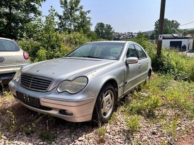 Mercedes C200