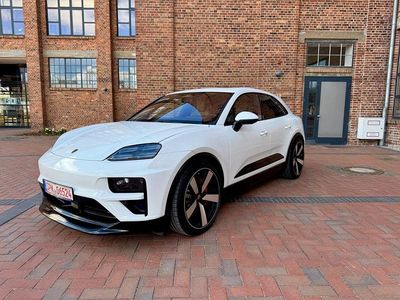 Gebraucht Porsche Macan 4 Electric 469 kW (639 PS) 2025 Weiß SUV