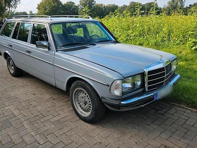 Usata Mercedes 300 125 CV (91 kW) 1985 Grigio Station wagon