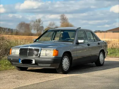 Gebraucht Mercedes 190 109 PS (80 kW) 1990 Grau Limousine