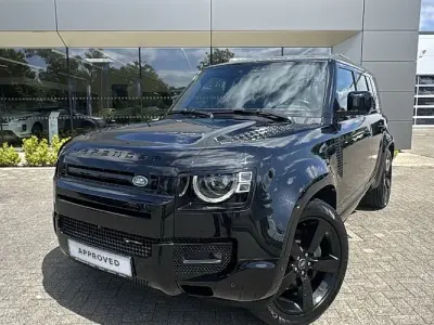 Gebraucht Land Rover Defender SE Dynamic 249 PS (183 kW) 2023 Santorini black SUV