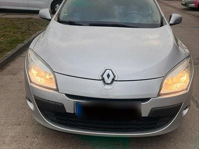 Gebraucht Renault Mégane 106 PS (77 kW) 2012 Grau Limousine