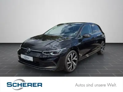 Gebraucht VW Golf VIII Style 190 PS (139 kW) 2022 Deep black perleffekt (metallic) Limousine