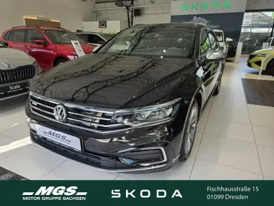 Gebraucht VW Passat GTE 156 PS (114 kW) 2020 Deep black perleffekt Kombi