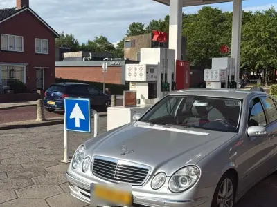 Gebraucht Mercedes E220 150 PS (110 kW) 2004 Limousine