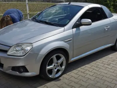 Gebraucht Opel Tigra Enjoy 90 PS (66 kW) 2004 Silber Cabrio