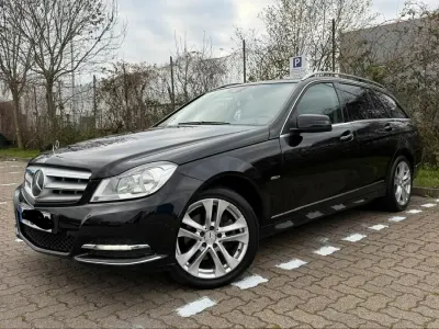 Gebraucht Mercedes C220 170 PS (125 kW) 2012 Schwarz Kombi