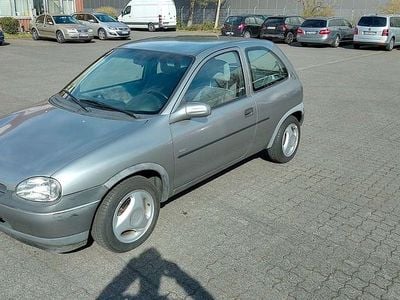 Gebraucht Opel Corsa Swing 90 PS (66 kW) 1996 Grau Kleinwagen