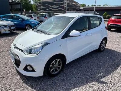 Gebraucht Hyundai i10 YES! 67 PS (49 kW) 2015 Weiß Kleinwagen