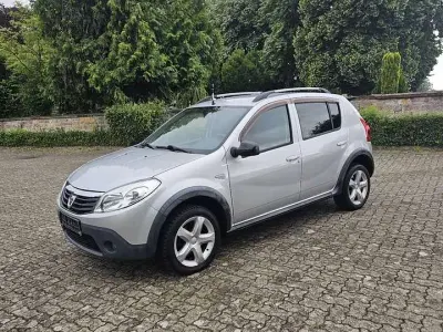 Gebraucht Dacia Sandero Stepway 84 PS (61 kW) 2012 Platingrau Kleinwagen