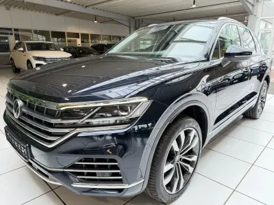 Gebraucht VW Touareg Elegance 381 PS (280 kW) 2022 Blau SUV