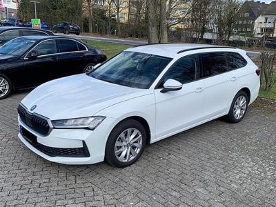 Gebraucht Skoda Superb Selection 193 PS (141 kW) 2025 Weiß Kombi