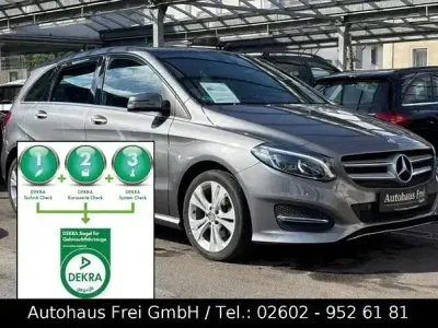 Gebraucht Mercedes B200 Urban 136 PS (100 kW) 2015 Grau Kleinwagen