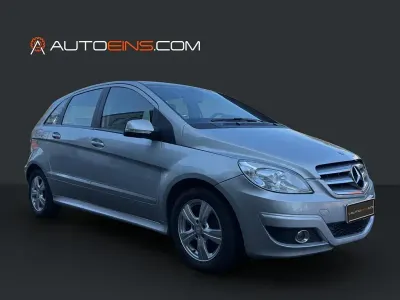 Gebraucht Mercedes B180 109 PS (80 kW) 2011 Silber Van / Kleinbus