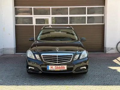 Gebraucht Mercedes E220 170 PS (125 kW) 2011 Schwarz Kombi