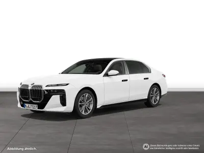 Gebraucht BMW 740 M Sport 299 PS (219 kW) 2026 Weiß Limousine