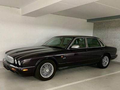 Jaguar XJ8