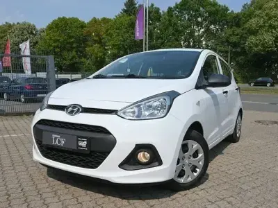 Gebraucht Hyundai i10 67 PS (49 kW) 2016 Weiß Kleinwagen