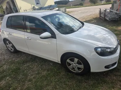 Gebraucht VW Golf VI 105 PS (77 kW) 2010 Kleinwagen