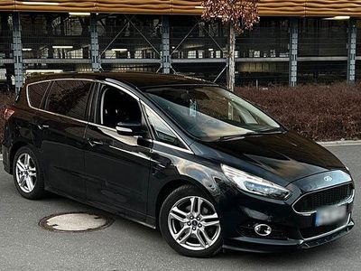 Usata Ford S-MAX Titanium 209 CV (153 kW) 2017 Nero Monovolume