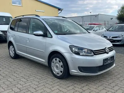 Gebraucht VW Touran Comfortline 105 PS (77 kW) 2014 Silber Van / Kleinbus