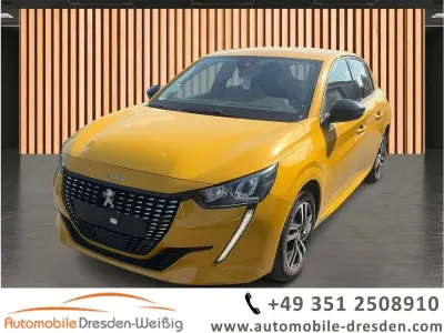 Occasion Peugeot 208 Allure 101 PK (74 kW) 2023 Geel Hatchback