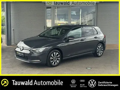 Gebraucht VW Golf VIII Active 131 PS (96 kW) 2022 Grau Limousine