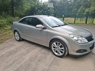 Gebraucht Opel Astra 105 PS (77 kW) 2007 Silber Cabrio
