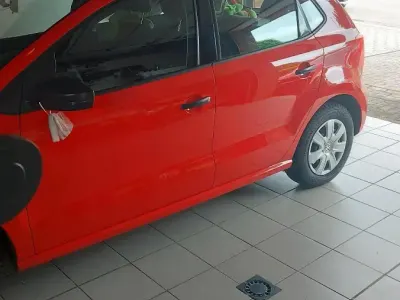 Gebraucht VW Polo 60 PS (44 kW) 2013 Rot Kleinwagen