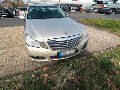 Gebraucht Mercedes E250 204 PS (150 kW) 2009 Gold Limousine