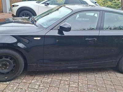 Gebraucht BMW 116 122 PS (89 kW) 2010 Schwarz Kleinwagen