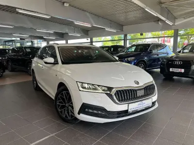 Gebraucht Skoda Octavia Clever 150 PS (110 kW) 2022 Candyweiss Kombi