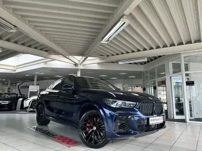 Gebraucht BMW X6 M50 Shadowline 530 PS (389 kW) 2022 Blau SUV