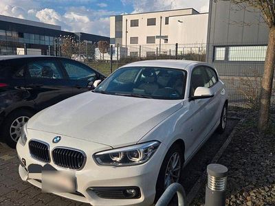 Gebraucht BMW 116 Sport Line 109 PS (80 kW) 2015 Weiß Kleinwagen
