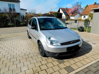 Silber Gebraucht 2004 Ford Fiesta Limousine | 1.350 € (Guter Preis)