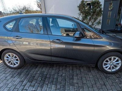 Gebraucht BMW 216 Active Tourer Advantage 116 PS (85 kW) 2015 Schwarz Van / Kleinbus