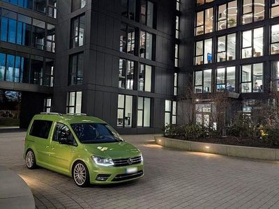Begagnad VW Caddy R 131 HK (96 kW) 2020 Grön Minibuss