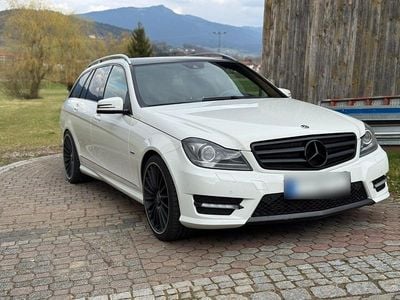 Gebraucht Mercedes C250 AMG 204 PS (150 kW) 2012 Weiß Kombi
