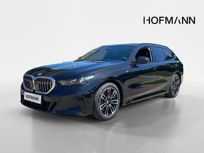 Saphirschwarz metallic Gebraucht 2025 BMW 520 Comfort Edition Kombi | 59.175 € (Guter Preis)