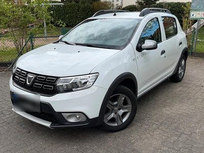 Gebraucht Dacia Sandero Prestige 90 PS (66 kW) 2019 Weiß SUV