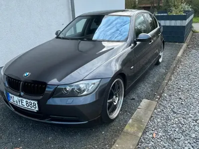Gebraucht BMW 325 Comfort Edition 218 PS (160 kW) 2008 Grau Limousine