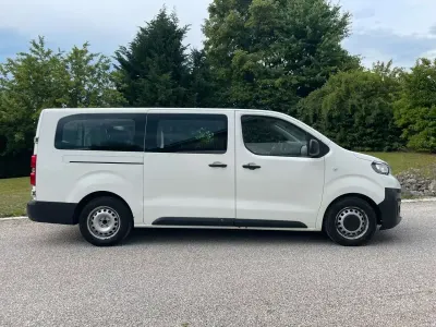 Gebraucht Peugeot Traveller 150 PS (110 kW) 2018 Weiß Van / Kleinbus