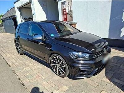 Second-hand VW Golf VII R 300 CP (220 kW) 2019 Negru Berlinǎ