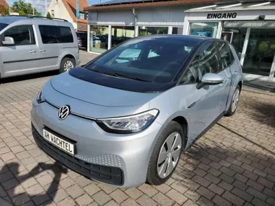 Gebraucht VW ID.3 Pure 110 kW (150 PS) 2022 Scale silver metallic (metallic) Kleinwagen