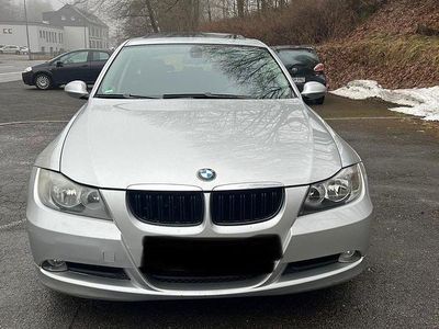 Gebraucht BMW 320 177 PS (130 kW) 2007 Silber Kombi