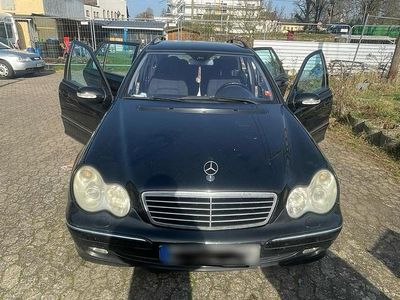 Gebraucht Mercedes 220 Avantgarde 150 PS (110 kW) 2004 Schwarz Kombi
