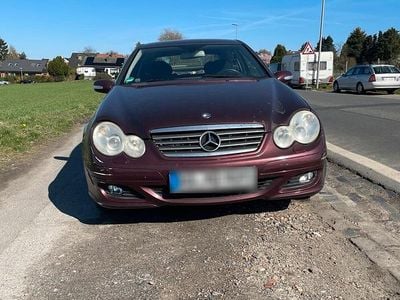 Gebraucht Mercedes C200 122 PS (89 kW) 2005 Rot Coupé