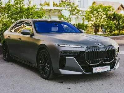 Gebraucht BMW 750e M Sport 313 PS (230 kW) 2023 Grau Limousine